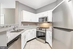 4413 Fair Stone Dr, Fairfax, VA 22033 - Photo 3