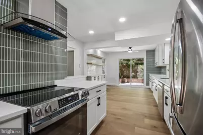 2121 Cabots Point Lane, Reston, VA 20191 - Photo 3