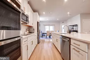 2127 Glacier Rd, Herndon, VA 20170 - Photo 7