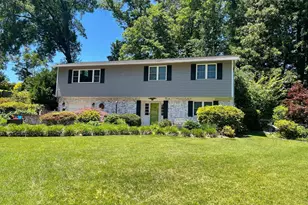8704 Greystone Pl, Alexandria, VA 22309 - Photo 3