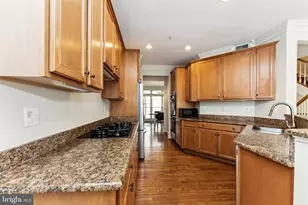 7489 Carriage Hills Dr, McLean, VA 22102 - Photo 15