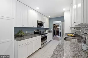 11124 Glade Dr, Reston, VA 20191 - Photo 9
