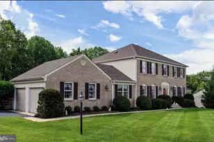 1416 Rosewood Hill Dr, Vienna, VA 22182 - Photo 3