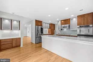 2105 S Bay Ln, Reston, VA 20191 - Photo 9