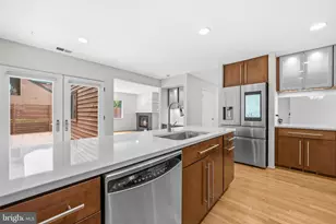 2105 S Bay Ln, Reston, VA 20191 - Photo 13