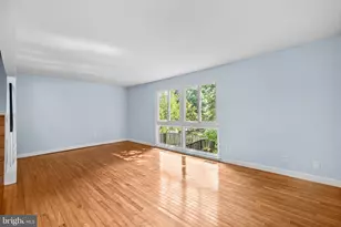 6018 Timber Hollow Ln, Springfield, VA 22152 - Photo 5