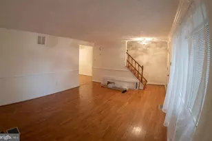 8112 Parkdale Ct, Springfield, VA 22153 - Photo 3