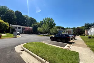 8112 Parkdale Ct, Springfield, VA 22153 - Photo 3