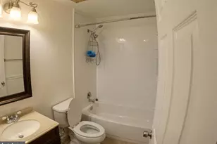 8112 Parkdale Ct, Springfield, VA 22153 - Photo 9