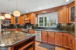 900 Barker Hill Rd, Herndon, VA 20170 - Photo 3