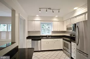 7041 Alicent Pl, McLean, VA 22101 - Photo 7