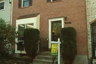 3064 Winter Pine Ct, Fairfax, VA 22031 - Photo 3