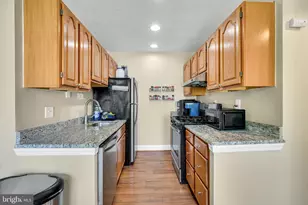 4943 Americana Dr, Annandale, VA 22003 - Photo 9