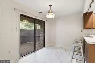 2043 Wethersfield Ct, Reston, VA 20191 - Photo 7