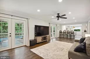 9911 Barnsbury Ct, Fairfax, VA 22031 - Photo 5