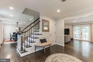 9911 Barnsbury Ct, Fairfax, VA 22031 - Photo 3