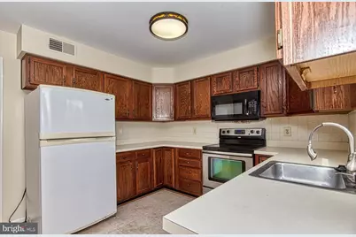 2205 Cedar Mill Court, Vienna, VA 22182 - Photo 7