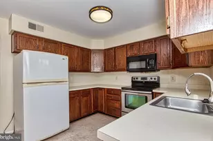 2205 Cedar Mill Ct, Vienna, VA 22182 - Photo 7