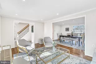 15206 Bannon Hill Ct, Chantilly, VA 20151 - Photo 7