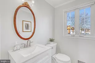15206 Bannon Hill Ct, Chantilly, VA 20151 - Photo 11