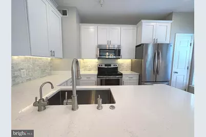 3021 Nicosh Circle #1301, Falls Church, VA 22042 - Photo 3