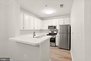 6990 Falls Reach Dr, Falls Church, VA 22043 - Photo 15