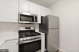 6990 Falls Reach Dr, Falls Church, VA 22043 - Photo 17