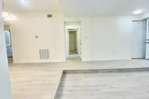 7214 Jillspring Ct, Springfield, VA 22152 - Photo 5