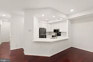 1324 Garden Wall Cir, Reston, VA 20194 - Photo 9