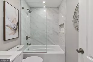 2504 Windbreak Dr, Alexandria, VA 22306 - Photo 25
