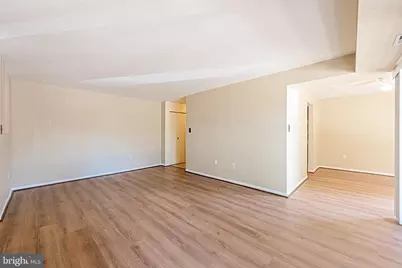 9728 Kingsbridge Drive #101, Fairfax, VA 22031 - Photo 3