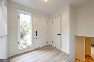 14737 Jarnigan St, Centreville, VA 20120 - Photo 3