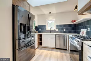 14737 Jarnigan St, Centreville, VA 20120 - Photo 13