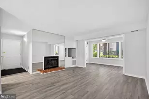 2281 Hunters Run Dr, Reston, VA 20191 - Photo 9