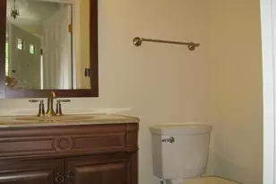 2125 Preston Square Ct, Falls Church, VA 22043 - Photo 3