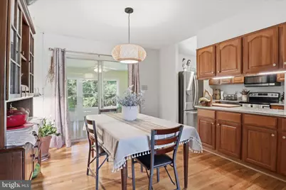 8143 Edmonton Court, Springfield, VA 22152 - Photo 9