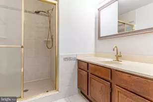 6413 Cherokee Ct, Alexandria, VA 22312 - Photo 31