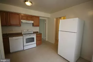 3722 Persimmon Cir, Fairfax, VA 22031 - Photo 7