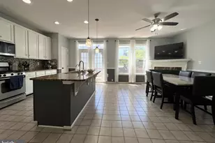 8819 Blue Royale Ln, Fairfax, VA 22031 - Photo 11
