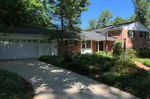 4701 Red Fox Dr, Annandale, VA 22003 - Photo 1