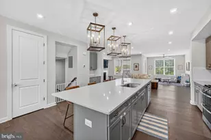 8106 Zoe Pl, Alexandria, VA 22306 - Photo 3