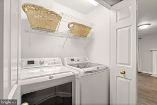 7439 Collins Meade Way, Alexandria, VA 22315 - Photo 37