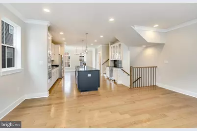 14813 Retreat Boulevard, Chantilly, VA 20151 - Photo 9