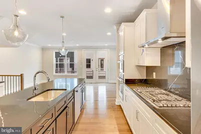 14813 Retreat Boulevard, Chantilly, VA 20151 - Photo 13
