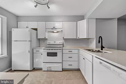 6844 Heatherway Court, Alexandria, VA 22315 - Photo 9