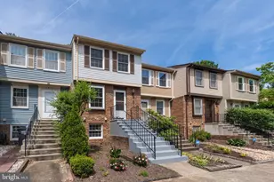 6844 Heatherway Ct, Alexandria, VA 22315 - Photo 9