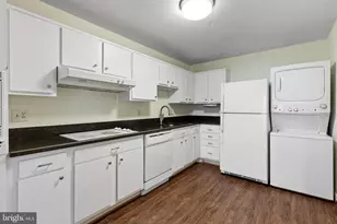 8370 Greensboro Dr, McLean, VA 22102 - Photo 13