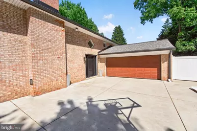 9009 Mears Street, Fairfax, VA 22031 - Photo 3