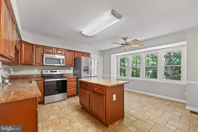 909 Broad Oaks Drive, Herndon, VA 20170 - Photo 11