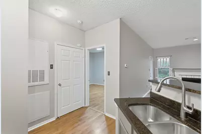 13085 Autumn Woods Way #105, Fairfax, VA 22033 - Photo 15